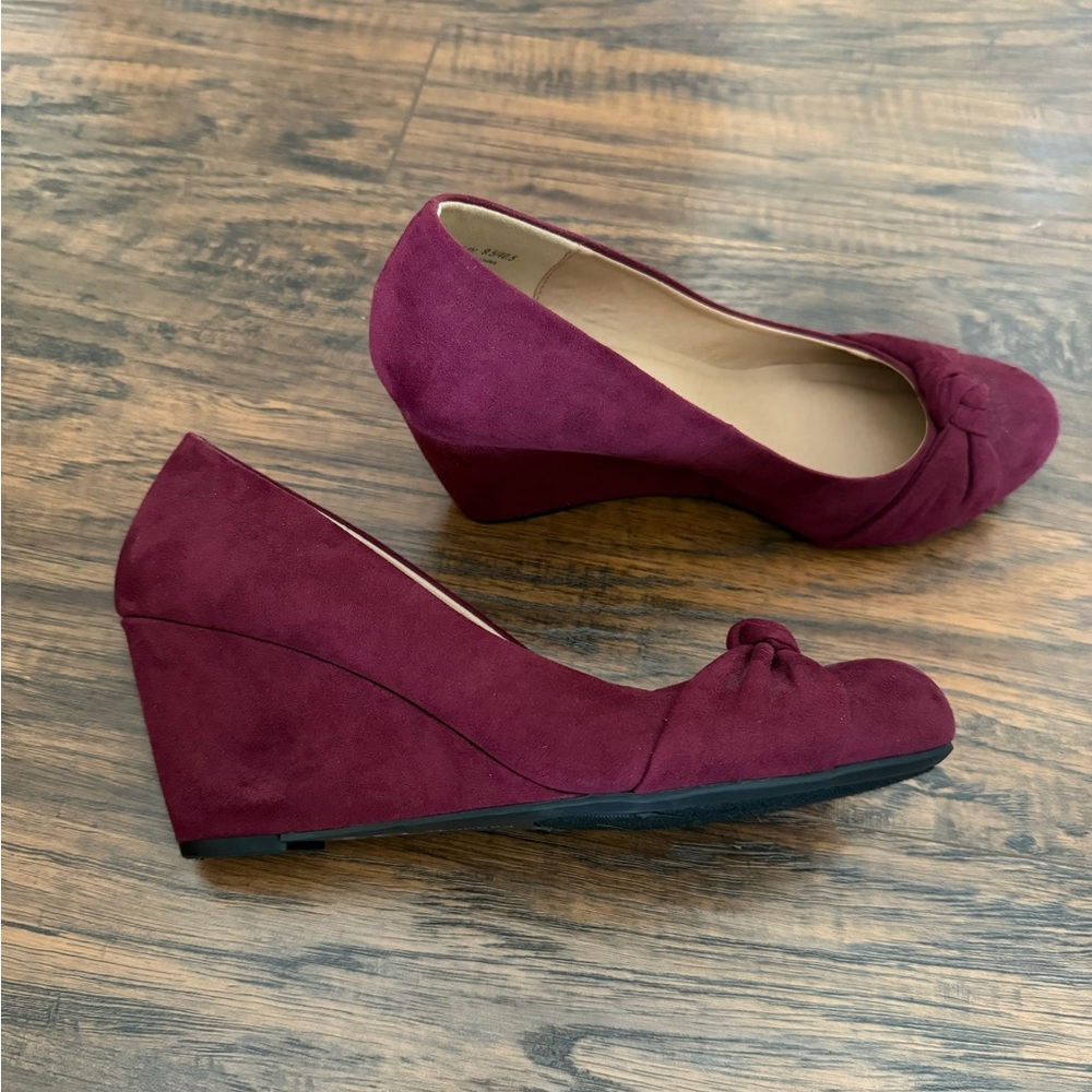 CL by Laundry Burgundy Wedge Shoes - Picture 3 of 5